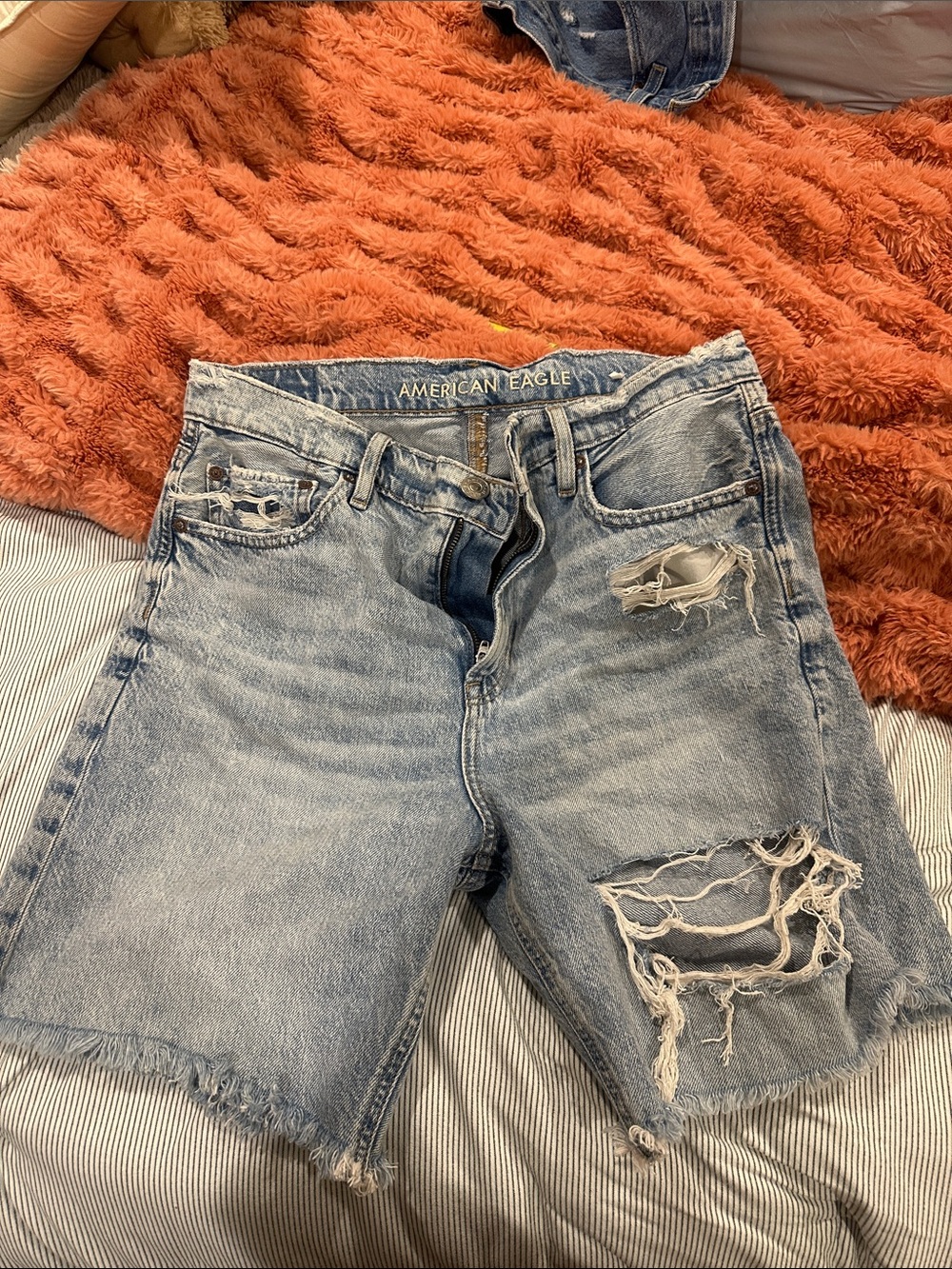 American Eagle Outfitters Light Blue Distressed women’s Denim Shorts